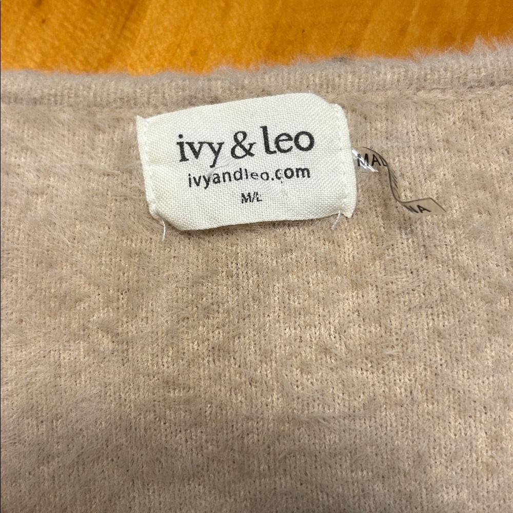 Ivy & Leo Tan Fuzzy V-Neck Sweater Relaxed Minimalist Cozy Soft Classic - Picture 3 of 8
